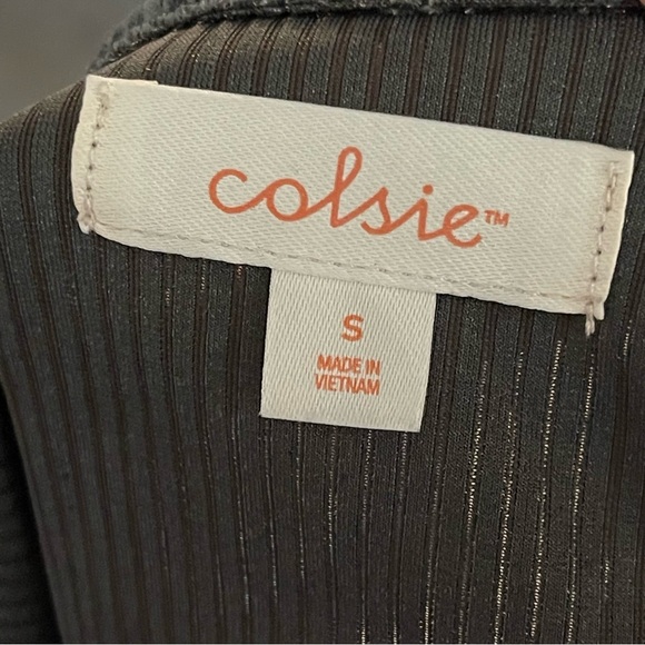 COLSIE Ribbed Velour Cropped Tank Top - Picture 6 of 7